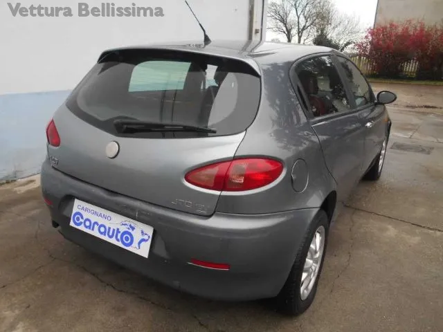 Alfa romeo 147 - dettaglio 8