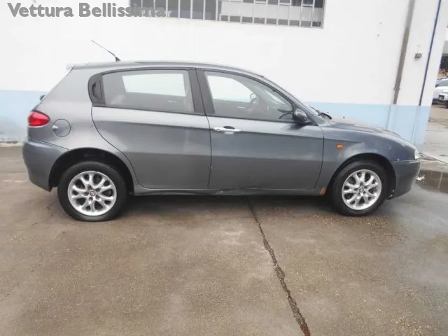 Alfa romeo 147 - dettaglio 9