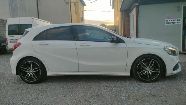 Mercedes-Benz A 180 d Automatic Premium AMG EURO 6 - Foto 2