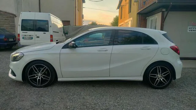 Mercedes-Benz A 180 d Automatic Premium AMG EURO 6 - Foto 6