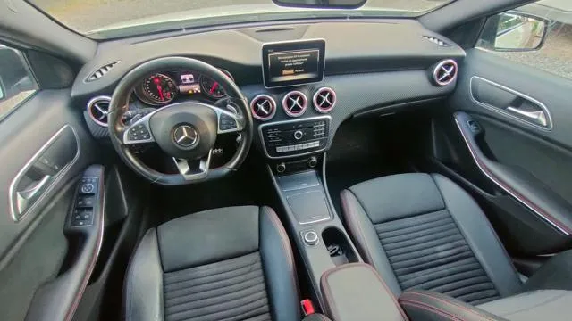 Mercedes-Benz A 180 d Automatic Premium AMG EURO 6 - Foto 14