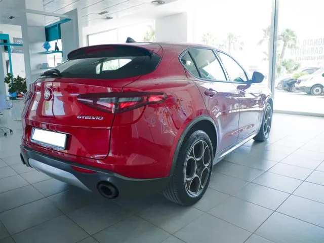 Alfa Romeo Stelvio 2.2 mjt 210 cv Ti Q4 36 mesi di garanzia - Foto 4