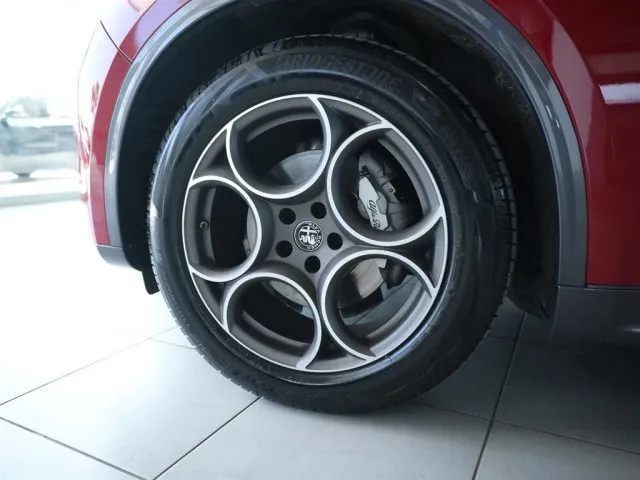Alfa Romeo Stelvio 2.2 mjt 210 cv Ti Q4 36 mesi di garanzia - Foto 9