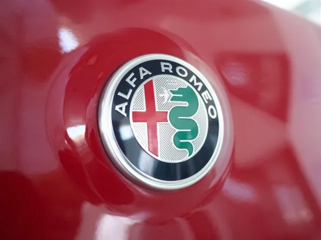 Alfa Romeo Stelvio 2.2 mjt 210 cv Ti Q4 36 mesi di garanzia - Foto 14