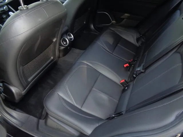 Alfa Romeo Giulia 2.2 Turbodiesel 190 CV AT8 SUPER PELLE - Foto 12