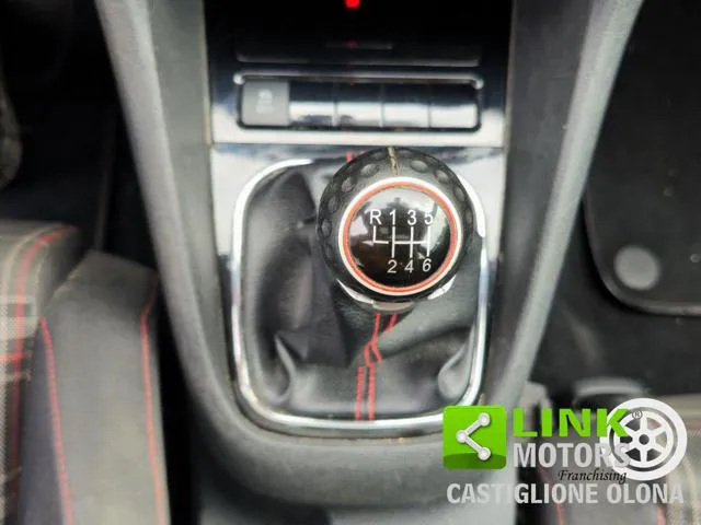 Volkswagen Golf 2.0 TSI 3p. GTI - Foto 10