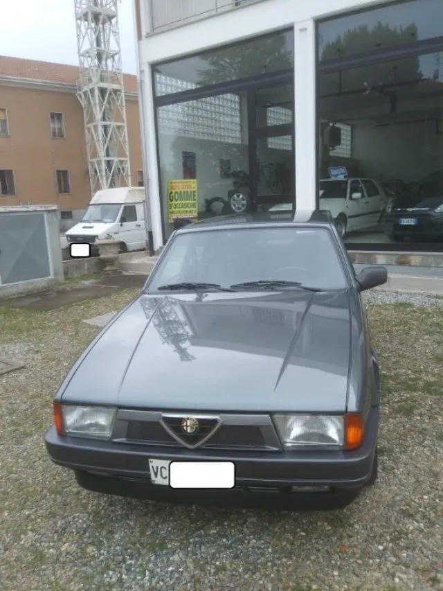 Alfa Romeo 75 75 1.6 - Foto 1