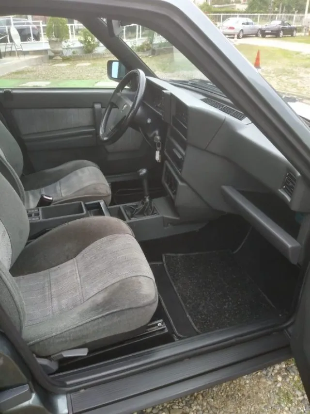 Alfa Romeo 75 75 1.6 - Foto 9