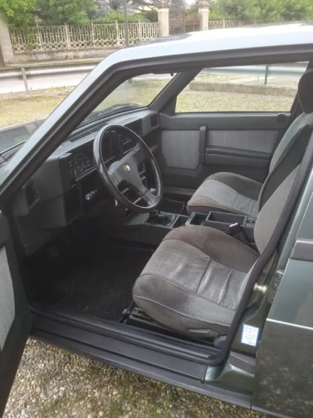 Alfa Romeo 75 75 1.6 - Foto 13