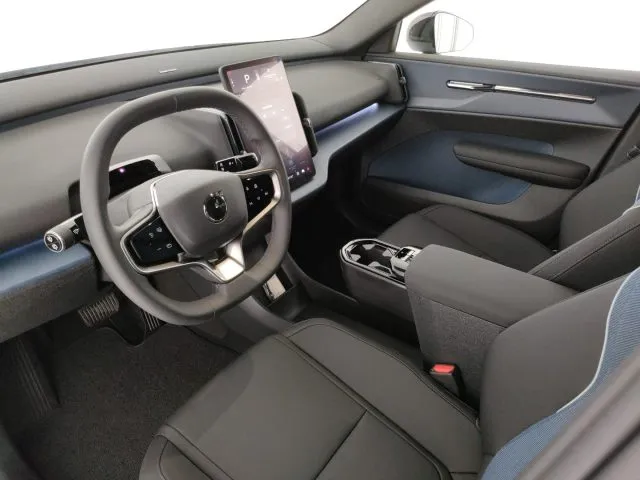 Volvo EX30 Single Motor Extended Range Plus - KM0 - Foto 8