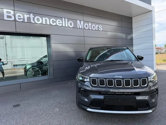 Jeep Compass 1.5 Turbo T4 130CV MHEV LIMITED LED-360°-ACC - Foto 3