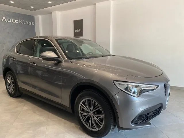 Alfa Romeo Stelvio Stelvio 2.2 T.diesel 210 CV AT8 Q4 Exec. - Foto 4