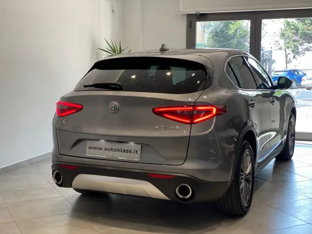 Alfa Romeo Stelvio Stelvio 2.2 T.diesel 210 CV AT8 Q4 Exec. - Foto 5