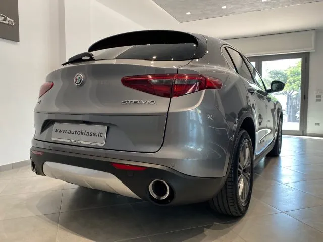 Alfa Romeo Stelvio Stelvio 2.2 T.diesel 210 CV AT8 Q4 Exec. - Foto 7
