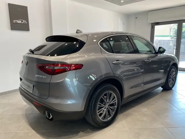 Alfa Romeo Stelvio Stelvio 2.2 T.diesel 210 CV AT8 Q4 Exec. - Foto 9