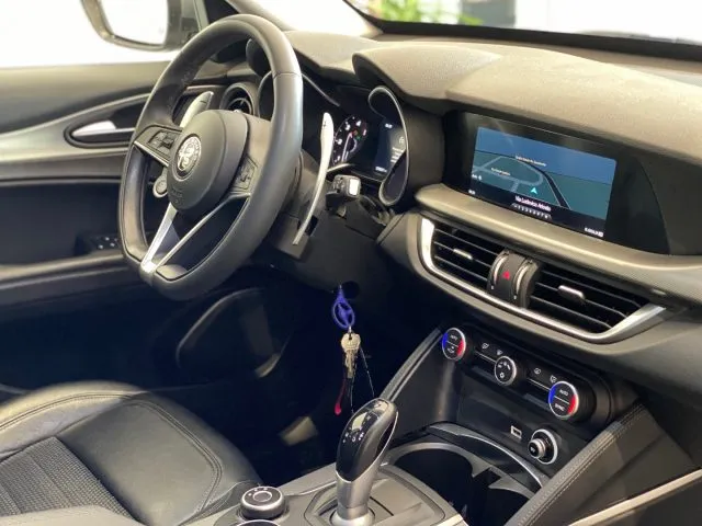 Alfa Romeo Stelvio Stelvio 2.2 T.diesel 210 CV AT8 Q4 Exec. - Foto 12