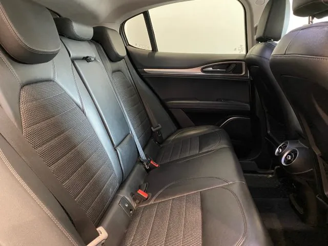 Alfa Romeo Stelvio Stelvio 2.2 T.diesel 210 CV AT8 Q4 Exec. - Foto 14