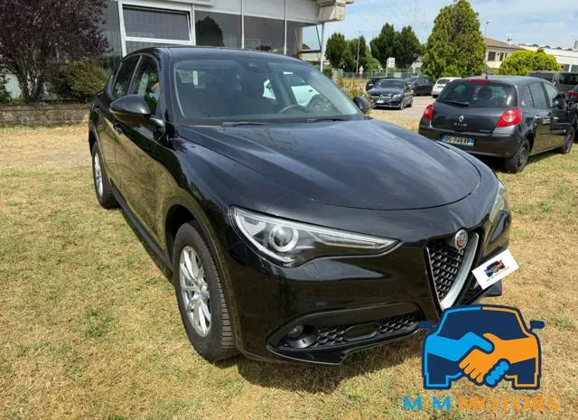 Alfa Romeo Stelvio Stelvio 2.2 T.diesel 180 CV AT8 Q4 Bus. - Foto 3