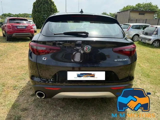 Alfa Romeo Stelvio Stelvio 2.2 T.diesel 180 CV AT8 Q4 Bus. - Foto 6