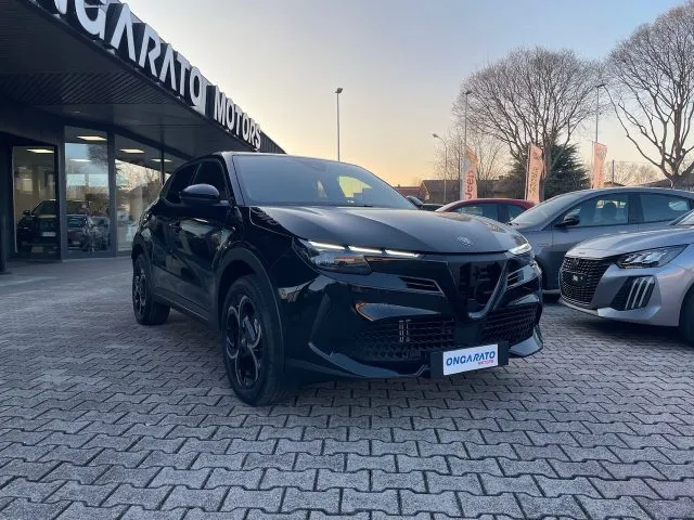 Alfa Romeo Junior 1.2 145 CV Hybrid eDCT6 Speciale #Sedili.Elettrici - Foto 3