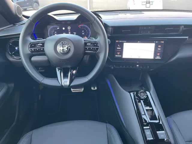 Alfa Romeo Junior 1.2 145 CV Hybrid eDCT6 Speciale #Sedili.Elettrici - Foto 8
