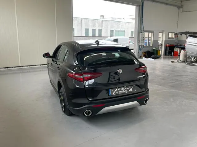 Alfa Romeo Stelvio Stelvio 2.2 T.diesel 210 CV AT8 Q4 Exec. - Foto 5