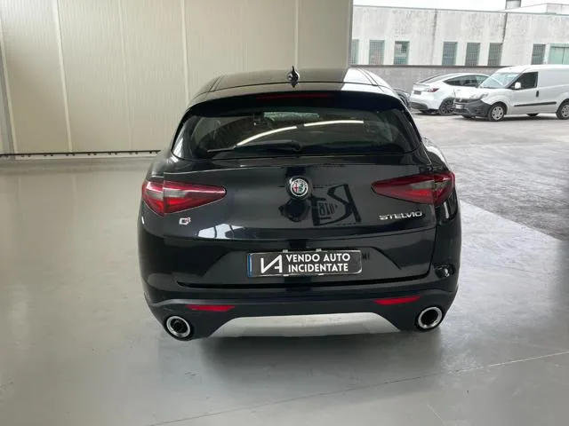 Alfa Romeo Stelvio Stelvio 2.2 T.diesel 210 CV AT8 Q4 Exec. - Foto 6