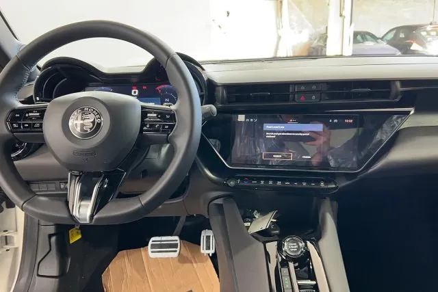 Alfa Romeo Junior 1.2 145 CV Hybrid eDCT6 Speciale #Vari.Colori - Foto 7