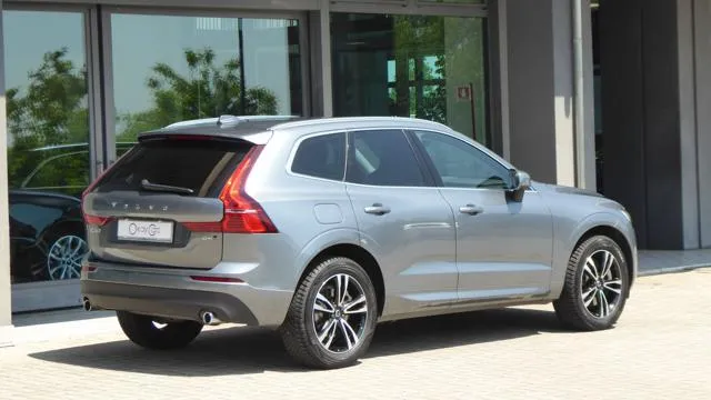 Volvo XC60 B4 (d) AWD Geartronic Momentum - Foto 3