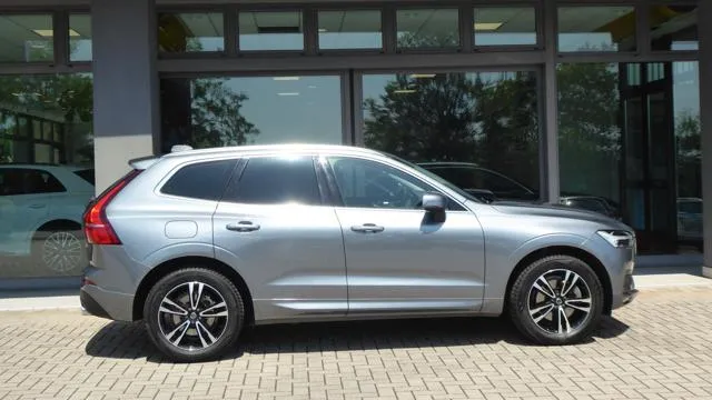 Volvo XC60 B4 (d) AWD Geartronic Momentum - Foto 4