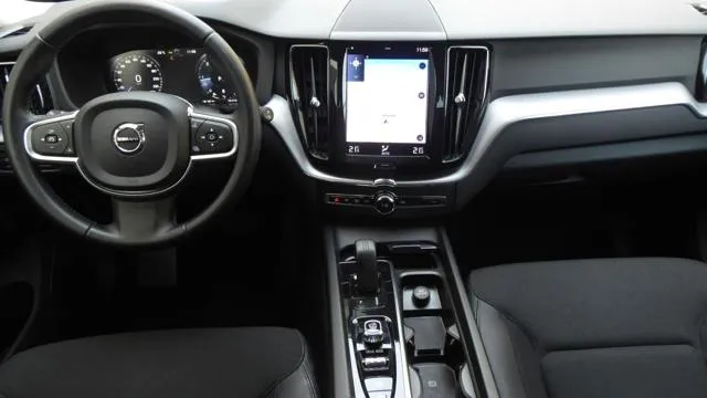 Volvo XC60 B4 (d) AWD Geartronic Momentum - Foto 9