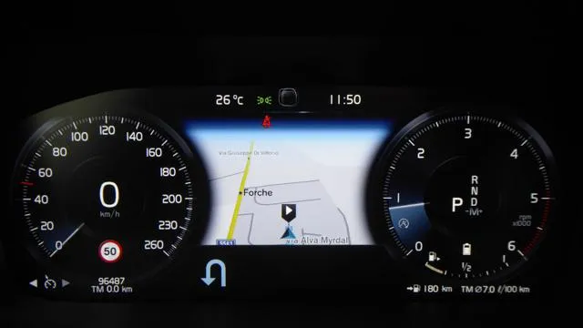 Volvo XC60 B4 (d) AWD Geartronic Momentum - Foto 11