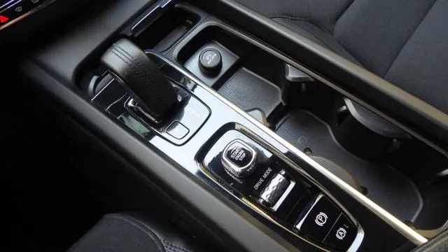 Volvo XC60 B4 (d) AWD Geartronic Momentum - Foto 14