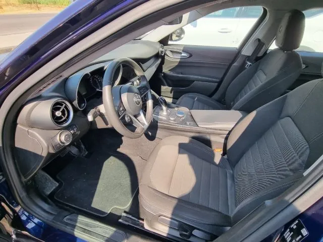 Alfa romeo giulia - dettaglio 8