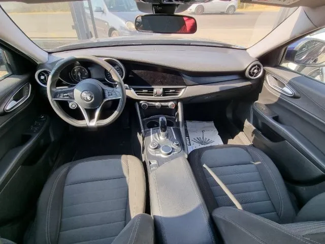 Alfa romeo giulia - dettaglio 11