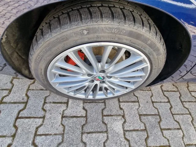 Alfa romeo giulia - dettaglio 12