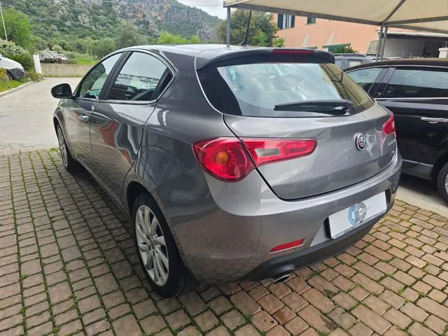 Alfa Romeo Giulietta Giulietta 1.6 JTDm-2 120 CV Distinctive - Foto 6