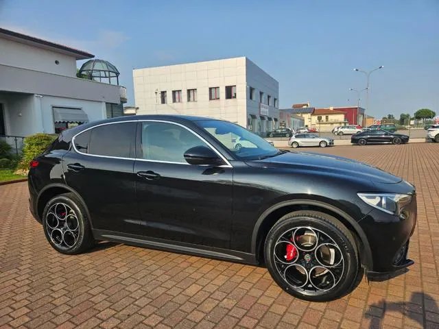 Alfa Romeo Stelvio Stelvio 2.2 T.diesel 210 CV AT8 Q4 Exec. - Foto 3