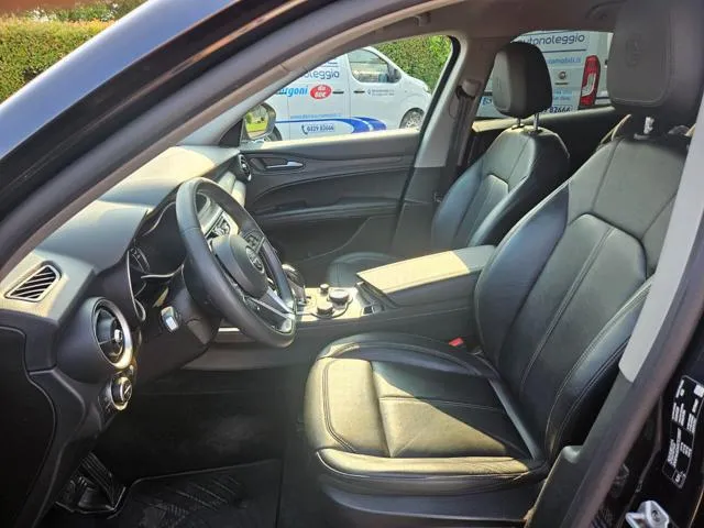 Alfa Romeo Stelvio Stelvio 2.2 T.diesel 210 CV AT8 Q4 Exec. - Foto 8