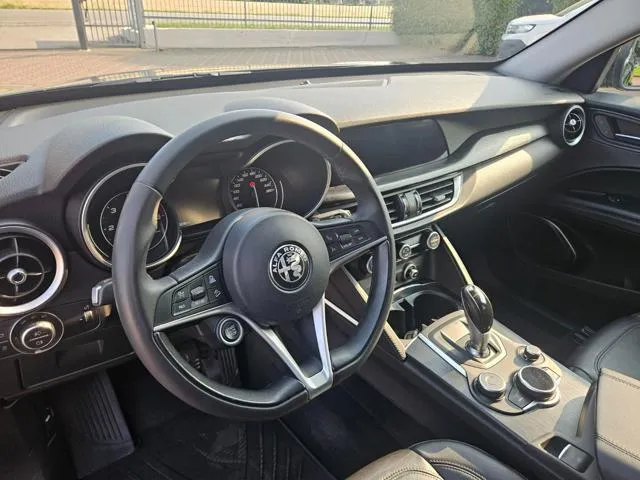 Alfa Romeo Stelvio Stelvio 2.2 T.diesel 210 CV AT8 Q4 Exec. - Foto 9