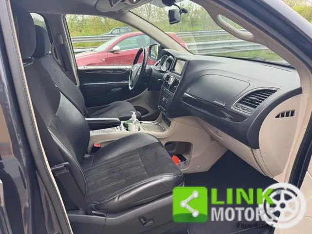 Lancia Voyager Voyager 2.8 Turbodiesel Platinum 177 CV - Foto 10