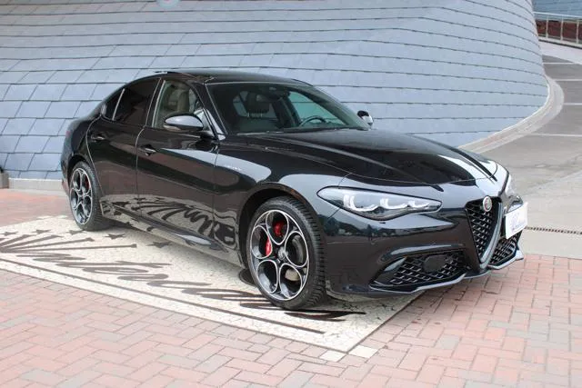 Alfa romeo giulia - dettaglio 2
