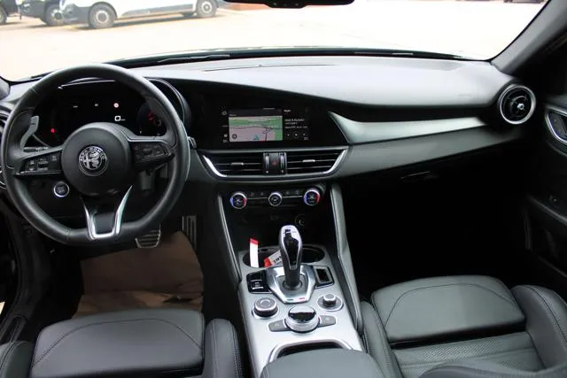 Alfa romeo giulia - dettaglio 14
