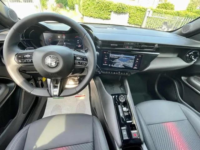 Alfa Romeo Junior 1.2 145 CV Hybrid eDCT6 Speciale - KM0 - Foto 8