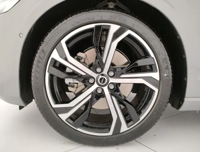 Volvo V60 B4 auto Plus Dark - Pronta consegna - Foto 8