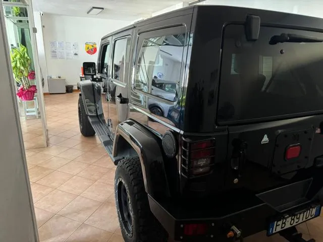 Jeep Wrangler Unlimited 3.6 V6 Sahara Auto - Foto 4