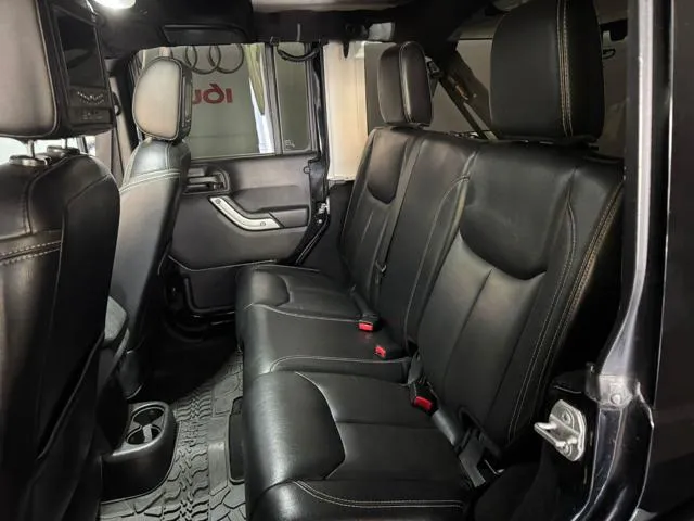 Jeep Wrangler Unlimited 3.6 V6 Sahara Auto - Foto 10
