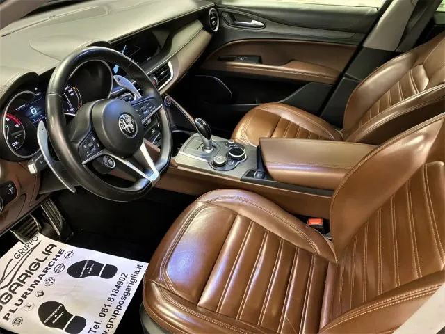 Alfa Romeo Stelvio Stelvio 2.2 T.diesel 210 CV AT8 Q4 Exec. - Foto 8
