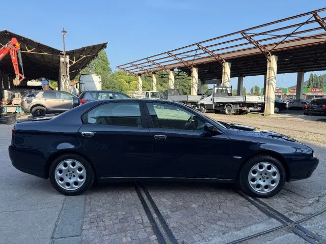 Alfa Romeo 166 166 2.5 V6 24V Distinctive - Foto 4