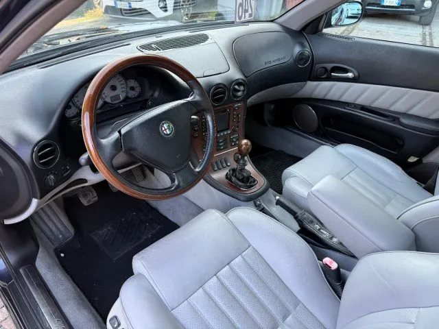 Alfa Romeo 166 166 2.5 V6 24V Distinctive - Foto 11